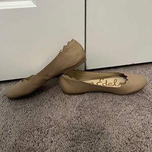 Nude Scalloped Sam Edelman Finnegan Ballet Flat
